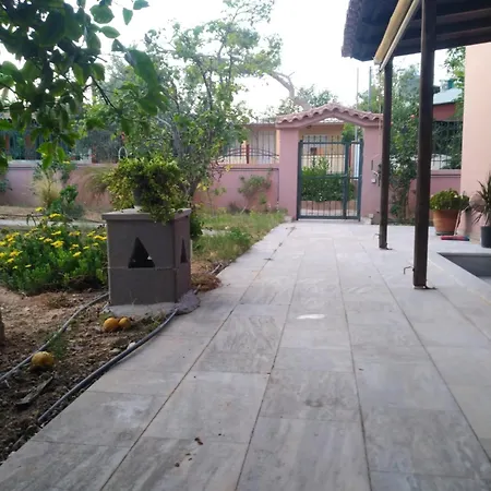 Cozy House Near The Διαμέρισμα