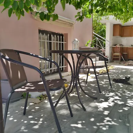 Διαμέρισμα Cozy House Near The